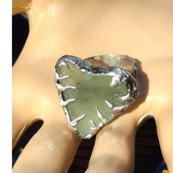 Sea Glass Cocktail Ring Artisan Crafted Silvery Metalwork “Heart of the Sea” Sz8 - Picture 4 of 15